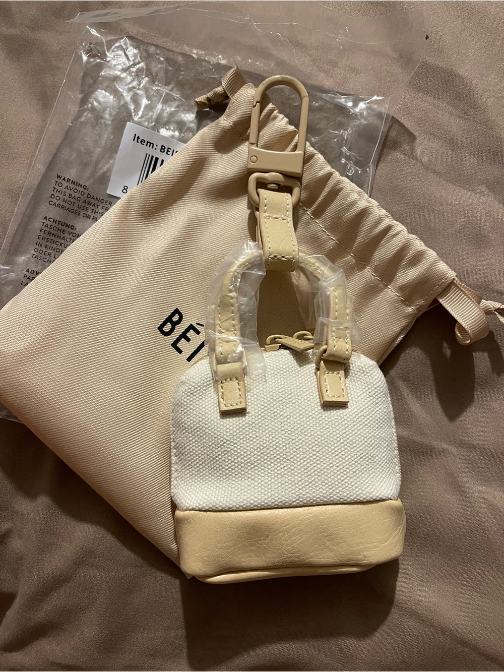 BÉIS Micro Weekender Charm - Picture 2 of 6